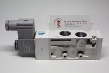 Load image into Gallery viewer, Mindman MVSC-460-4E1 AC220V Solenoid Valve 5/2 1/2" BSP (Made in Taiwan)
