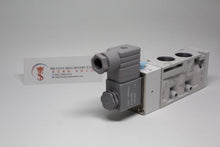 Load image into Gallery viewer, Mindman MVSC-460-4E1 AC220V Solenoid Valve 5/2 1/2" BSP (Made in Taiwan)