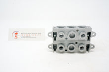 Load image into Gallery viewer, Univer AC-8900 Manifold
