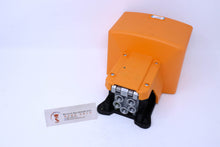 Load image into Gallery viewer, Univer AM-5004 Foot Valve