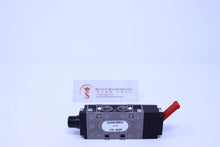 Load image into Gallery viewer, Univer CM-422R Spool Valve - Watson Machinery Limited