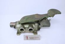 Load image into Gallery viewer, Parker Taiyo 4FN-206 Pedal Valve - Watson Machinery Limited