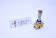 Load image into Gallery viewer, Univer YF210082D (U2) 1/4" Fluid Valve