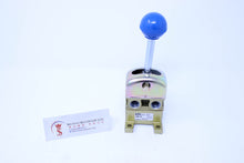Load image into Gallery viewer, Parker Taiyo 4PN-20 Hand Lever Valve