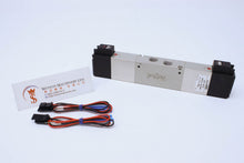 Load image into Gallery viewer, Parker Taiyo SR552-CN2 DC24V Solenoid Valve